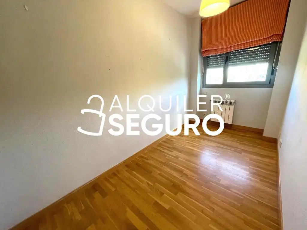 Flat for rent in de José Arcones Gil, Pueblo Nuevo