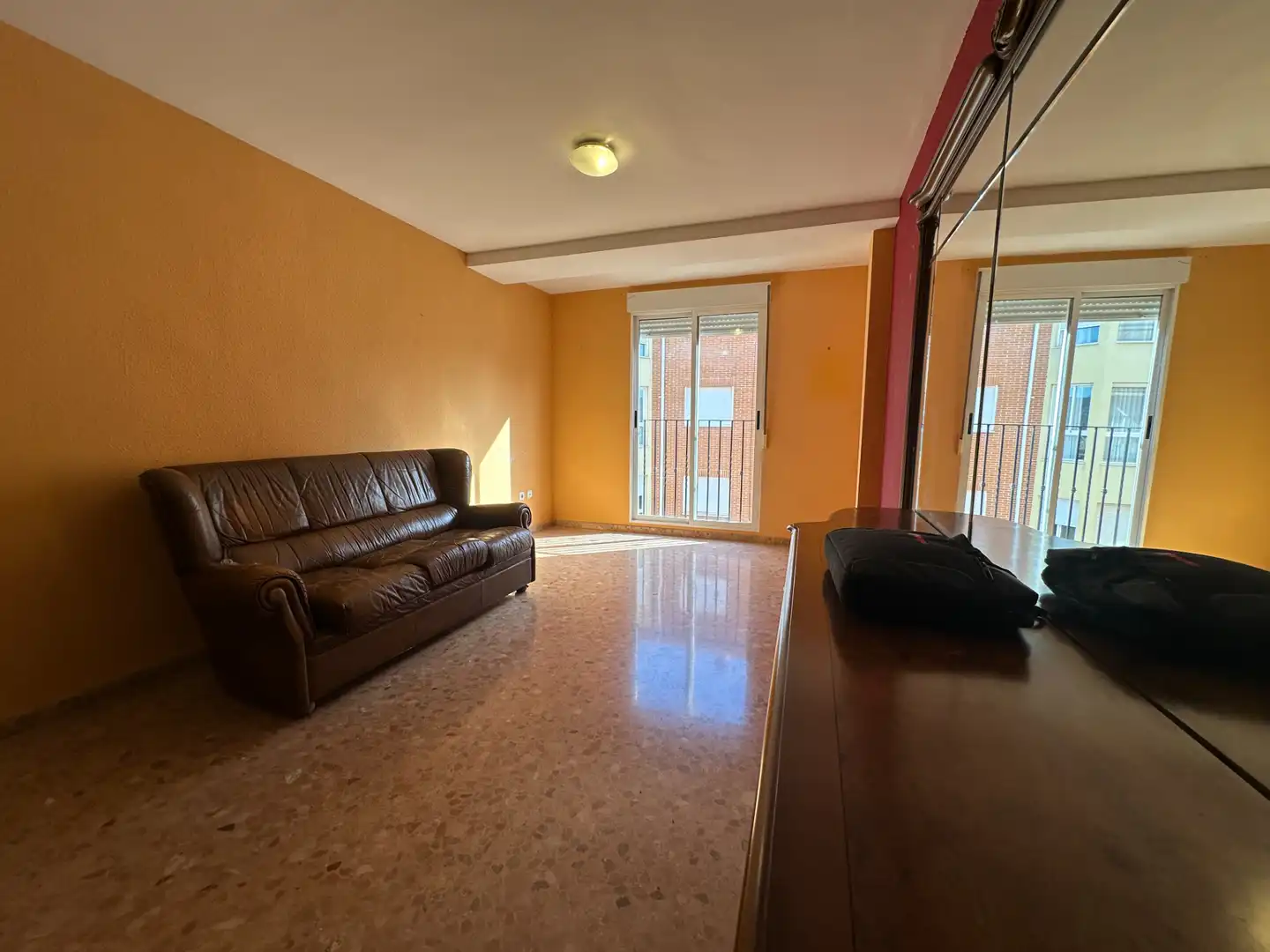 Wohnzimmer von Wohnung zum Verkauf in Onda mit Heizung, Abstellraum und Balkon