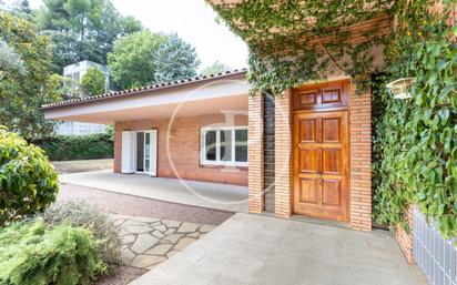 Vista exterior de Casa o xalet en venda en Cerdanyola del Vallès amb Aire condicionat