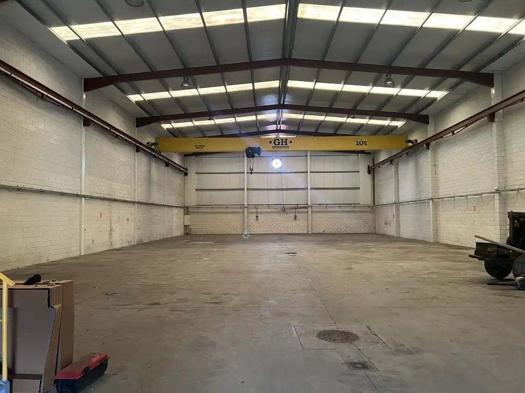Nave industrial de alquiler en Begonte
