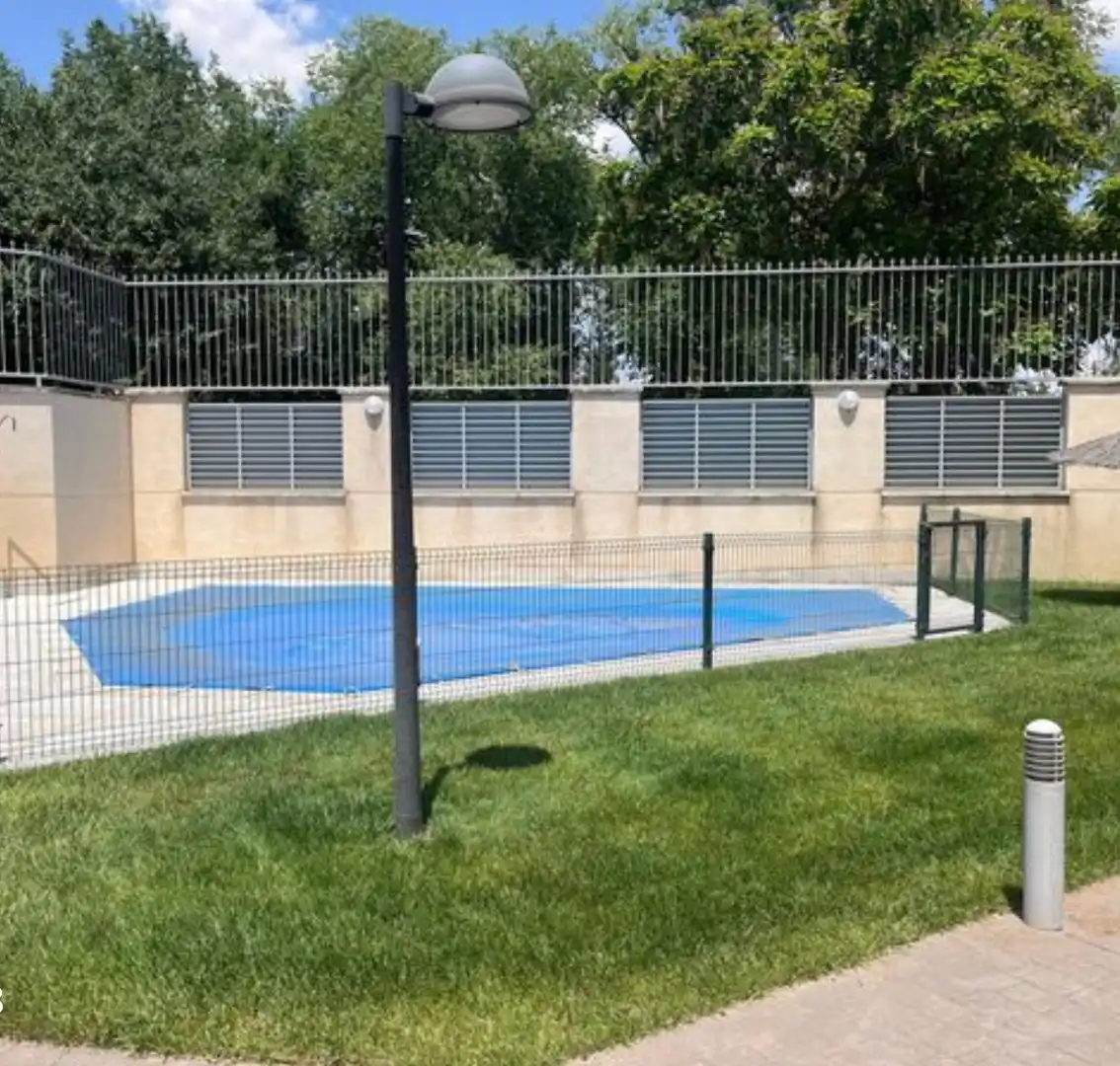 Schwimmbecken von Wohnung zur Miete in Ciudad Real mit Klimaanlage, Terrasse und Möbliert