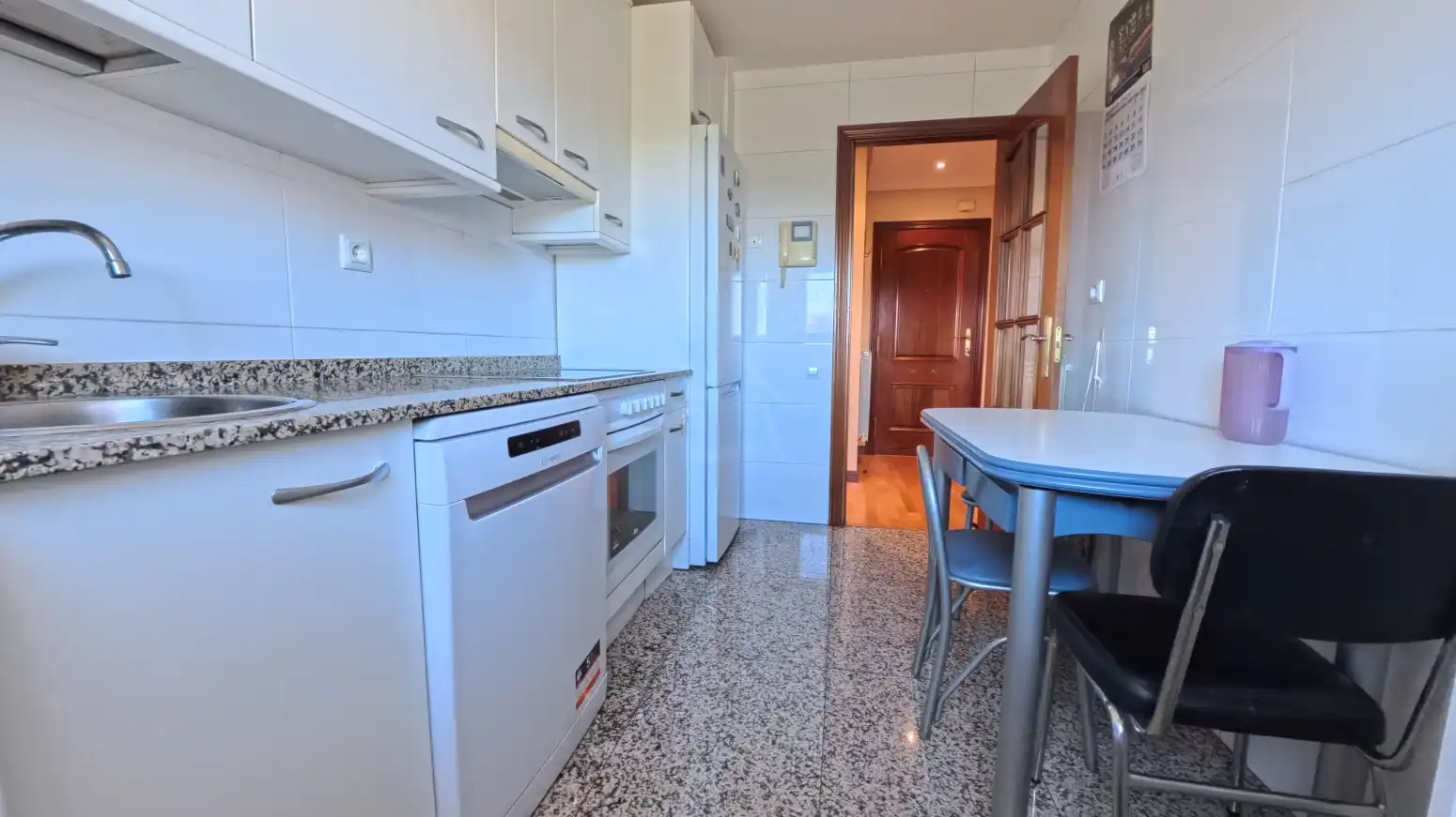 Cuina de Pis en venda en  Logroño amb Calefacció, Parquet i Traster