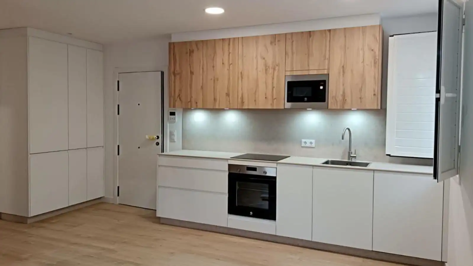 Cocina de Dúplex en venta en A Coruña Capital  con Calefacción