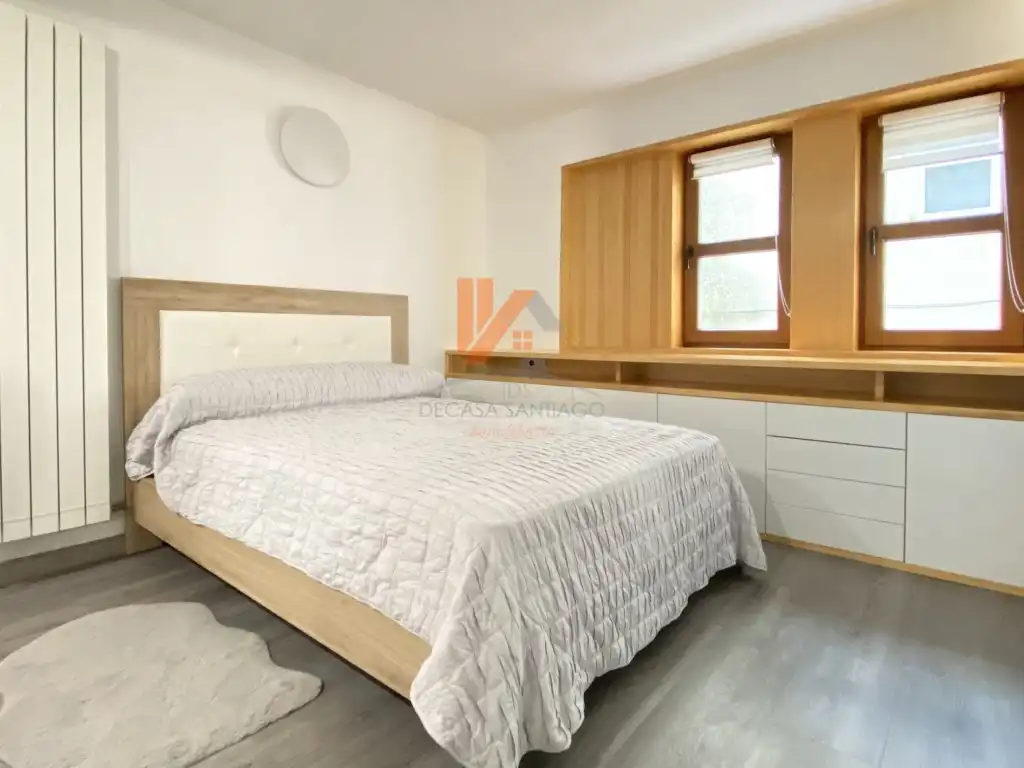 Schlafzimmer von Wohnung zur Miete in Santiago de Compostela  mit Möbliert