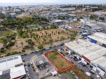 Terreno industriale in vendita a Calle Francisco Moreno Lomeña 2
