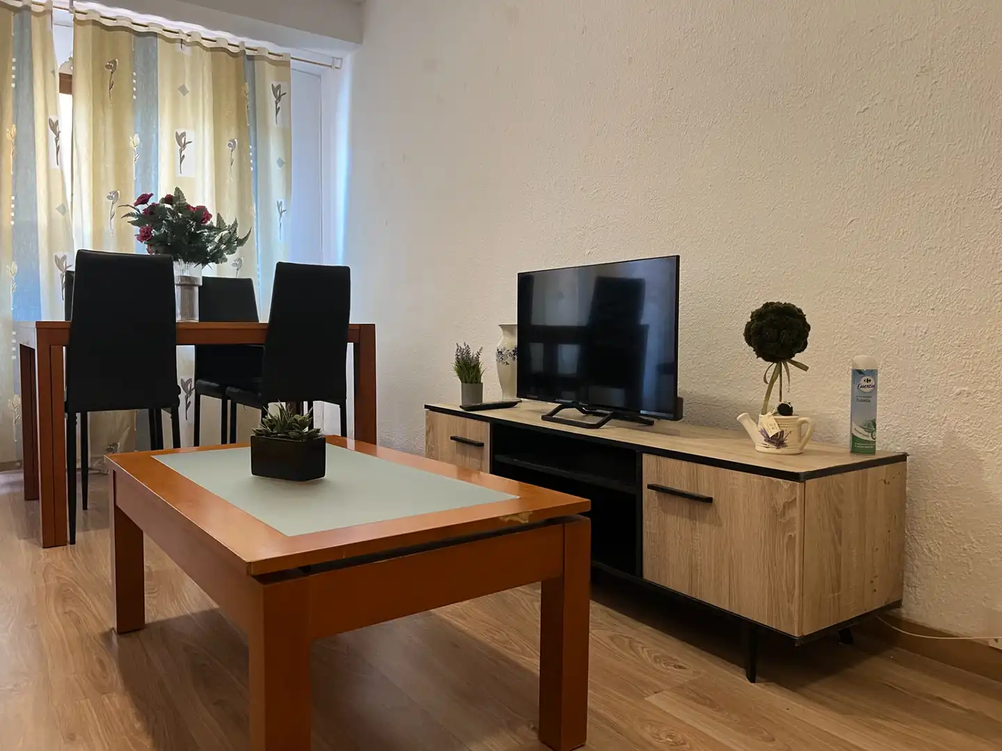 Sala d'estar de Pis en venda en Jaca amb Calefacció, Terrassa i Moblat