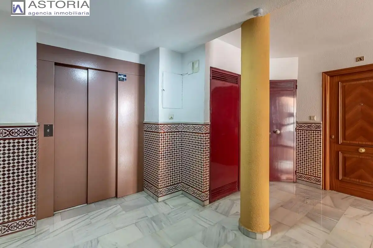 Flat for sale in Granada  with Balcony