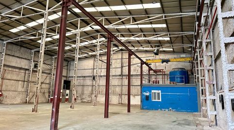 Foto 4 von Fabrikhallen zur Miete in Revilla, Camargo
