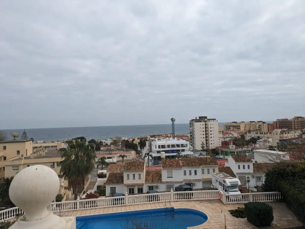 Außenansicht von Wohnungen zum Verkauf in Torremolinos mit Klimaanlage, Heizung und Terrasse