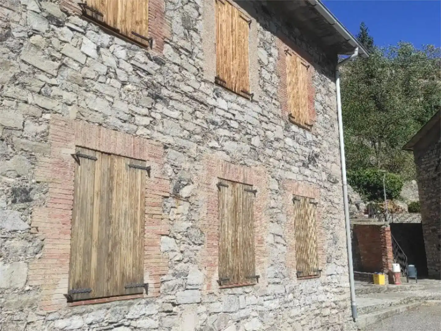 Vista exterior de Piso en venta en Cercs con Jardín privado y Amueblado