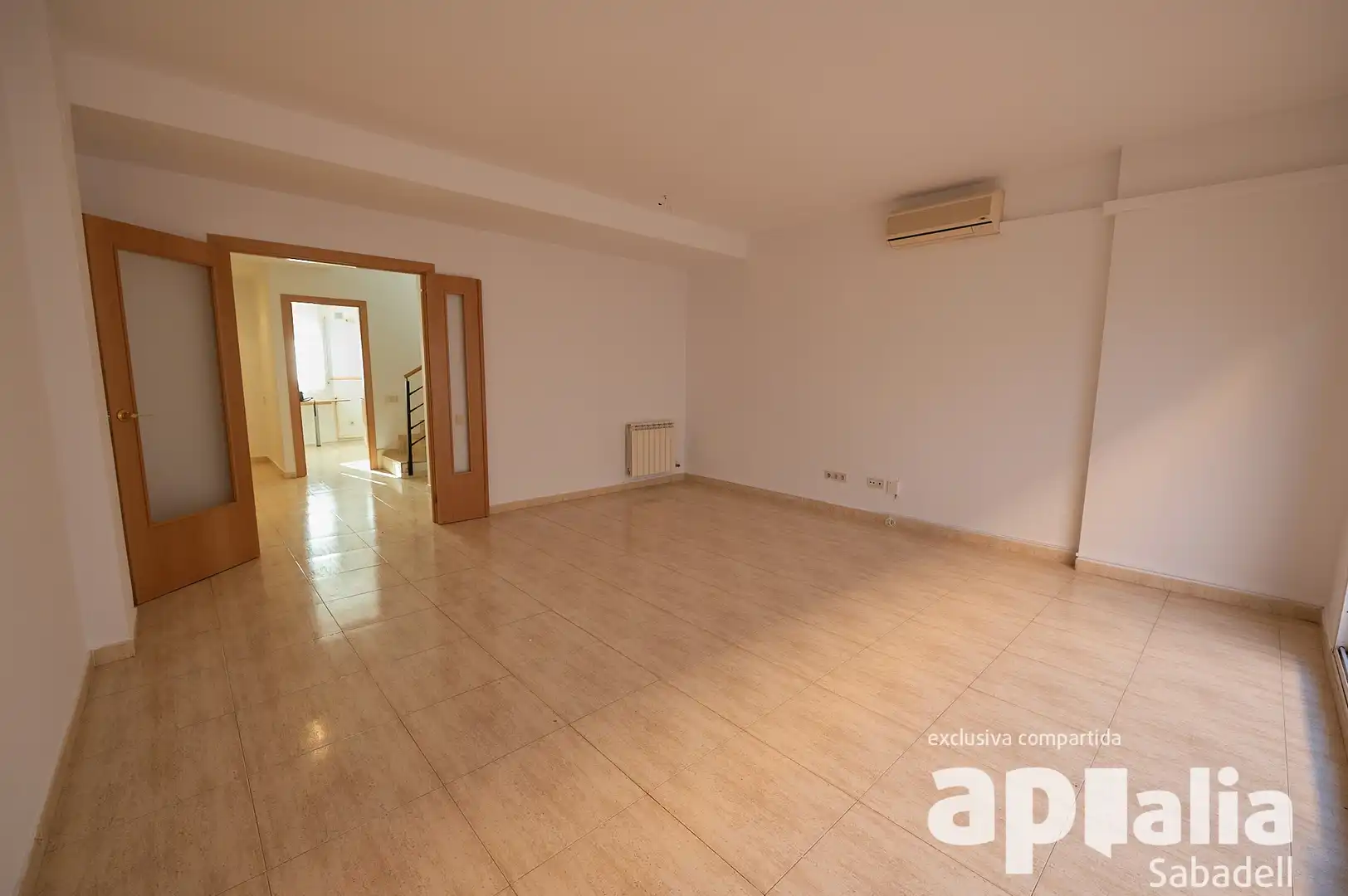 Sala de estar de Casa adosada en venta en Sentmenat con Aire acondicionado, Calefacción y Terraza
