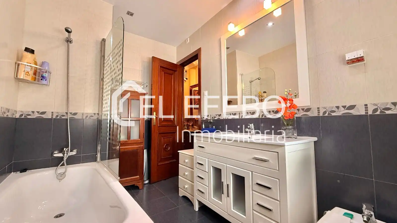 Baño de Piso en venta en Antequera con Aire acondicionado, Calefacción y Terraza