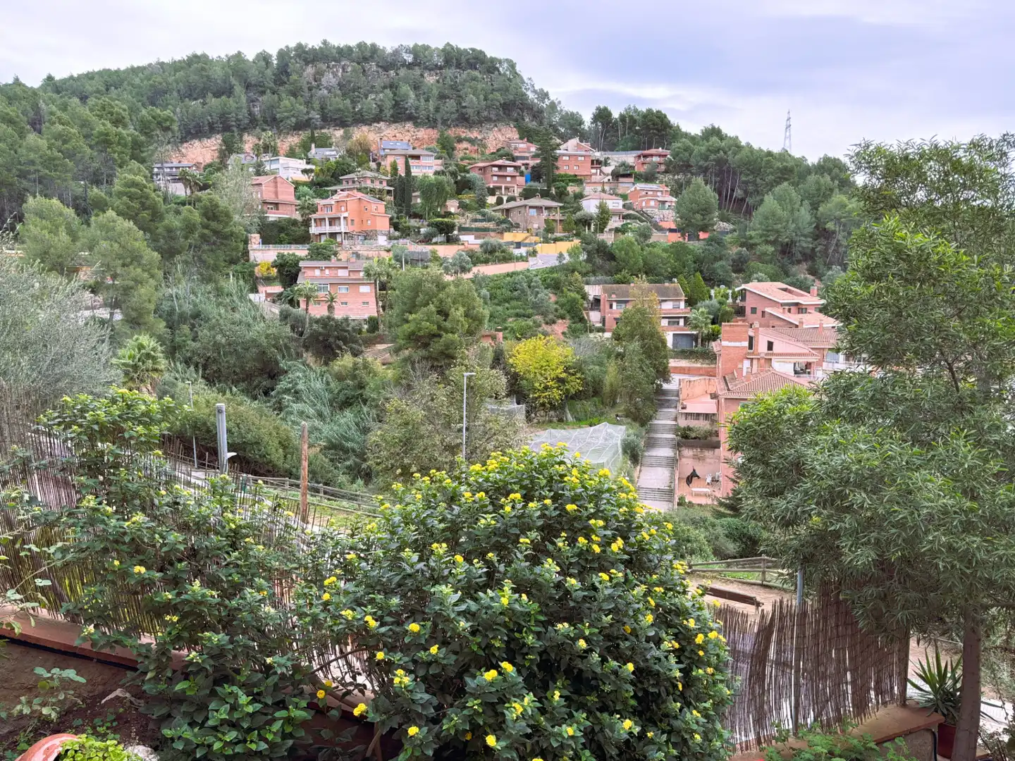 Vista exterior de Casa o xalet en venda en La Palma de Cervelló amb Aire condicionat, Calefacció i Jardí privat