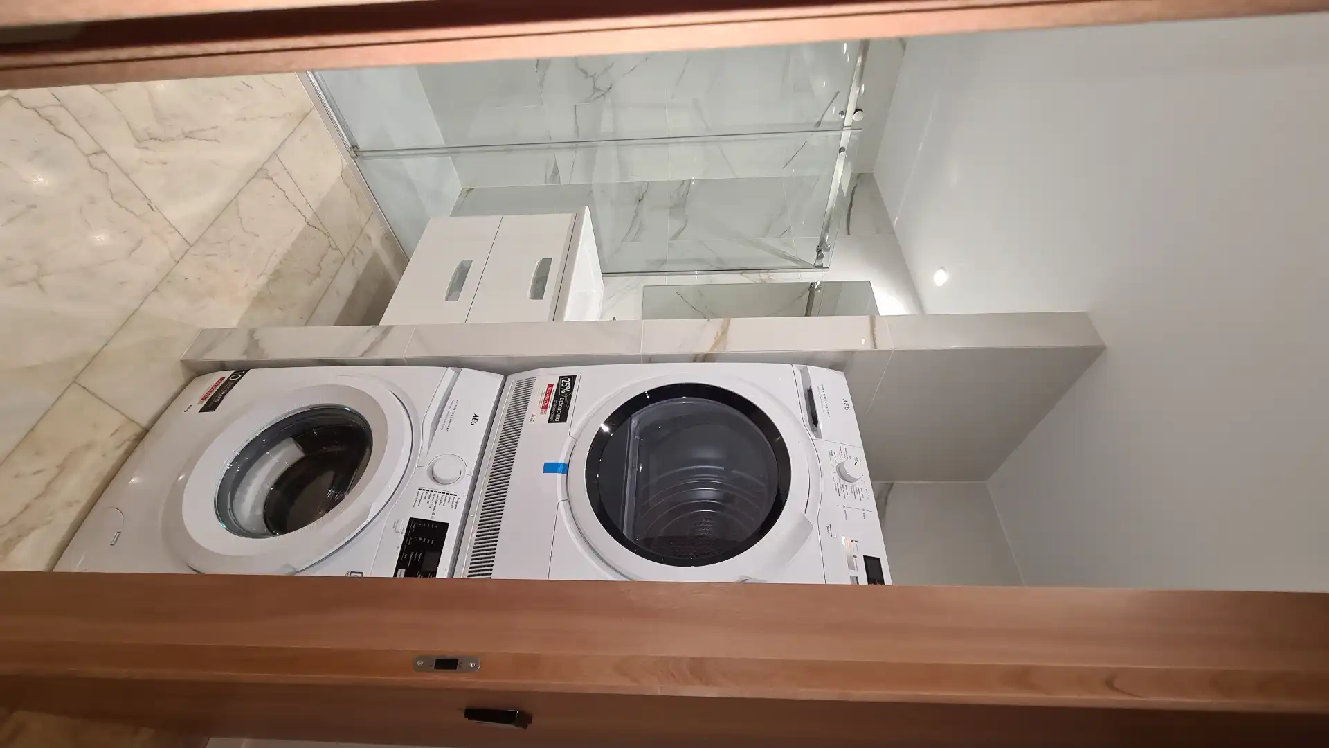 Bany de Apartament de lloguer en Madrid amb Aire condicionat, Calefacció i Moblat