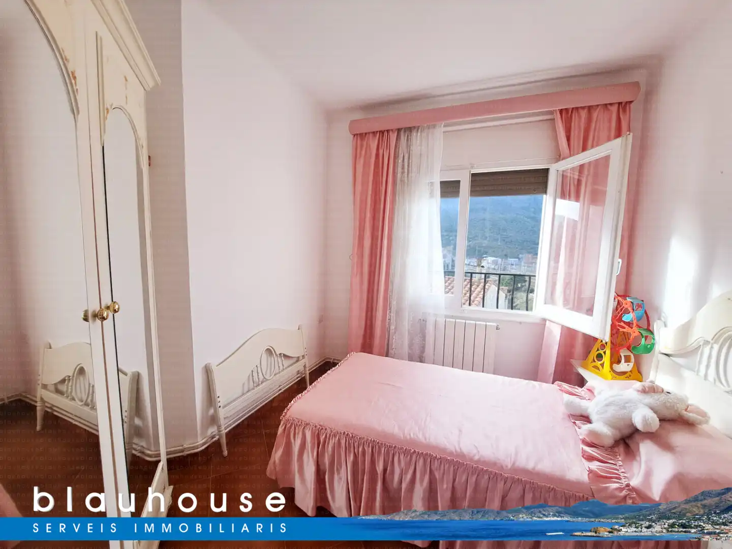Habitación de Casa o chalet en venta en Portbou con Calefacción, Terraza y Trastero