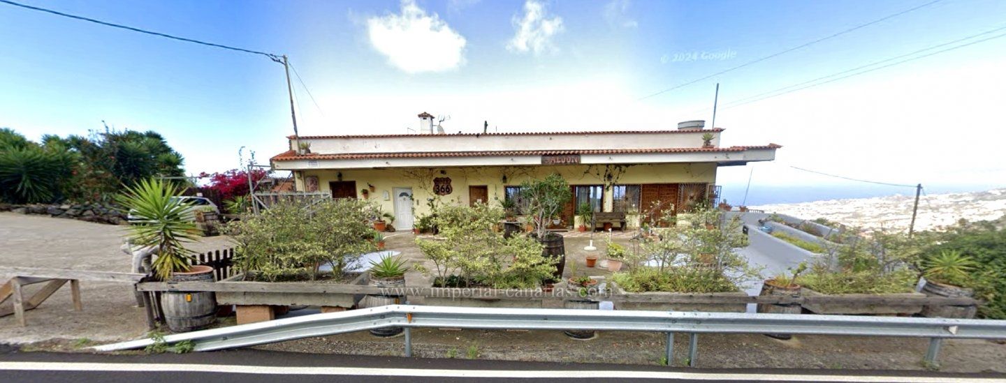 Exterior view of House or chalet for sale in Icod de los Vinos  with Furnished