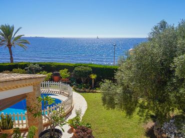 Casa con balcone in vendita a Avinguda de la Armada Española