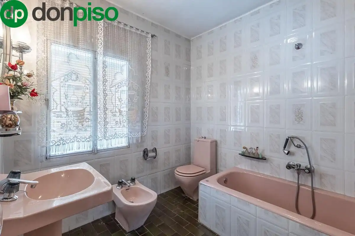 Bathroom of Detached homes for sale in Granada  with Private garden
