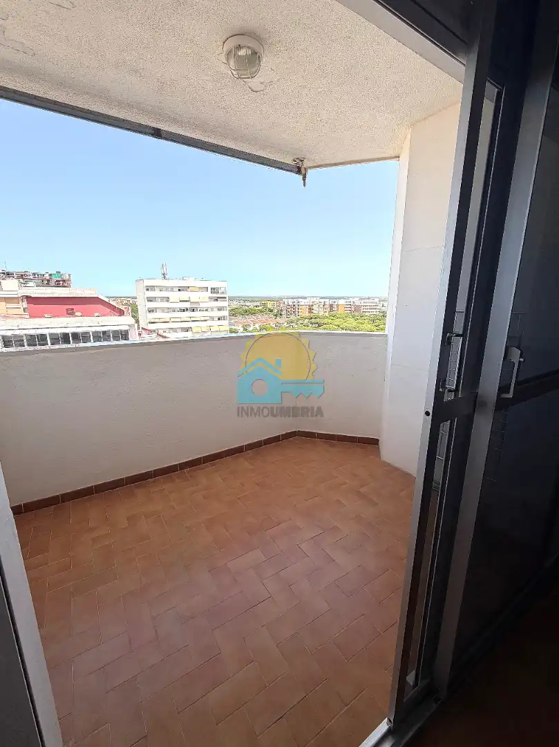 Vista exterior de Pis en venda en Punta Umbría amb Terrassa, Balcó i Piscina comunitària
