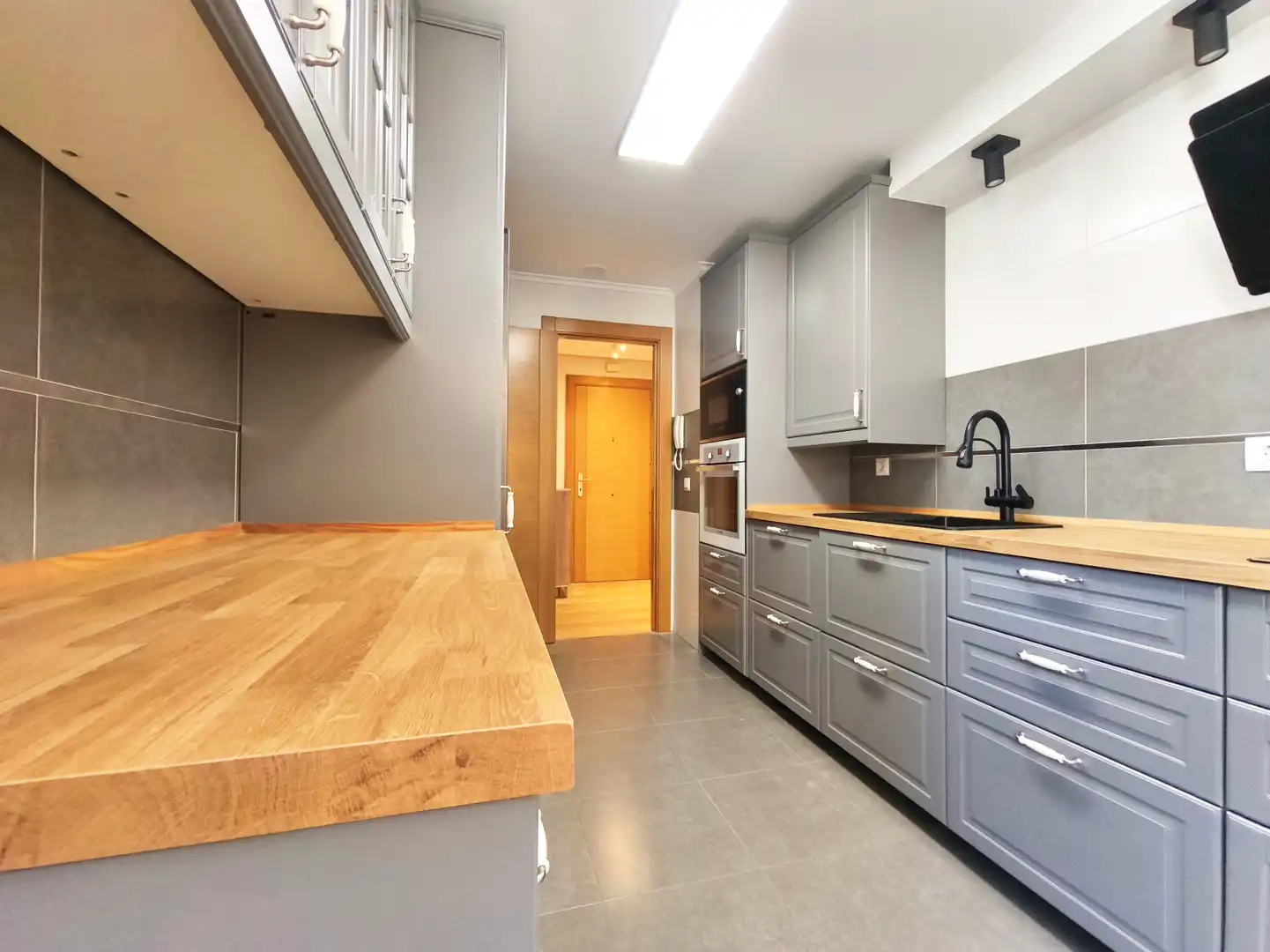 Kitchen of Flat for sale in Entrena  with Air Conditioner, Heating and Parquet flooring