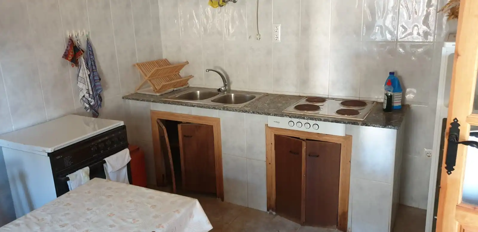 Cuina de Casa o xalet en venda en Valle de Manzanedo amb Jardí privat, Moblat i Balcó