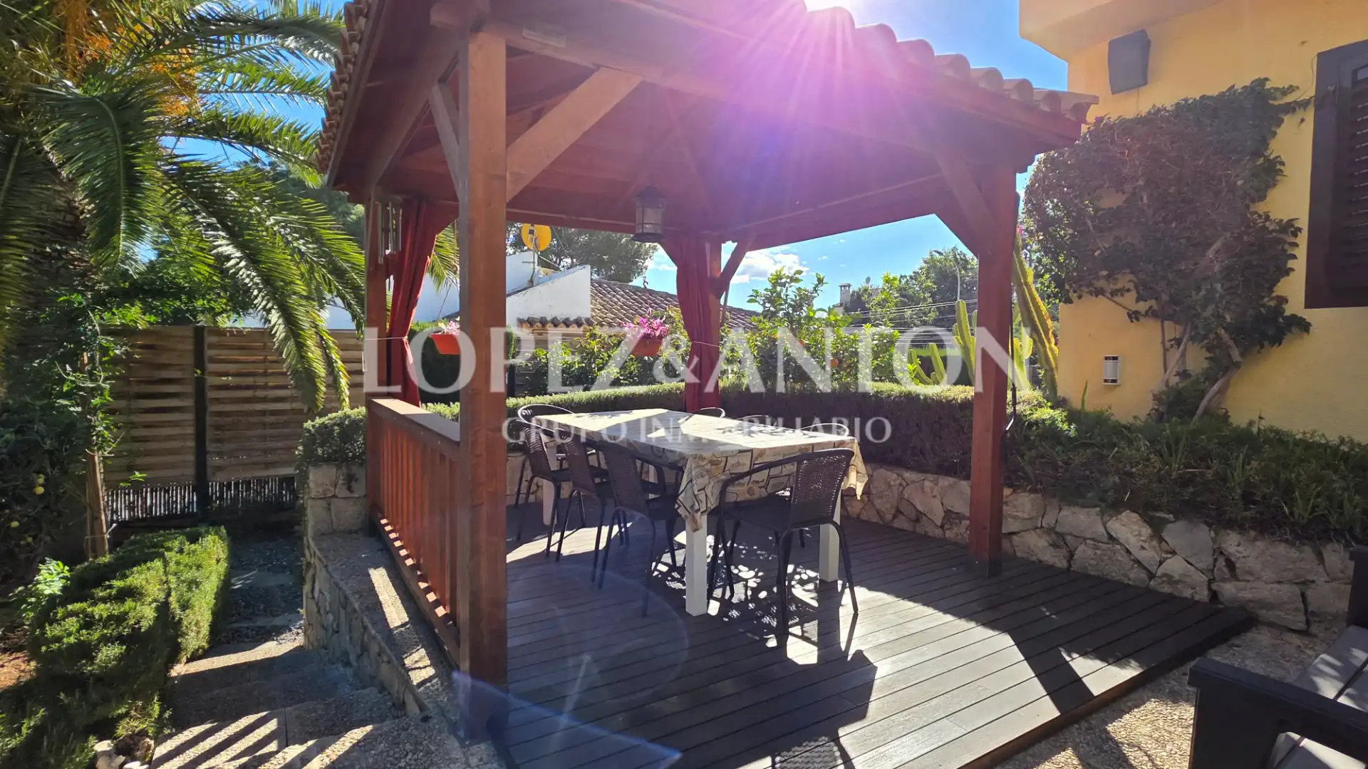 Terrasse von Haus oder Chalet zum Verkauf in L'Eliana mit Klimaanlage, Heizung und Privatgarten