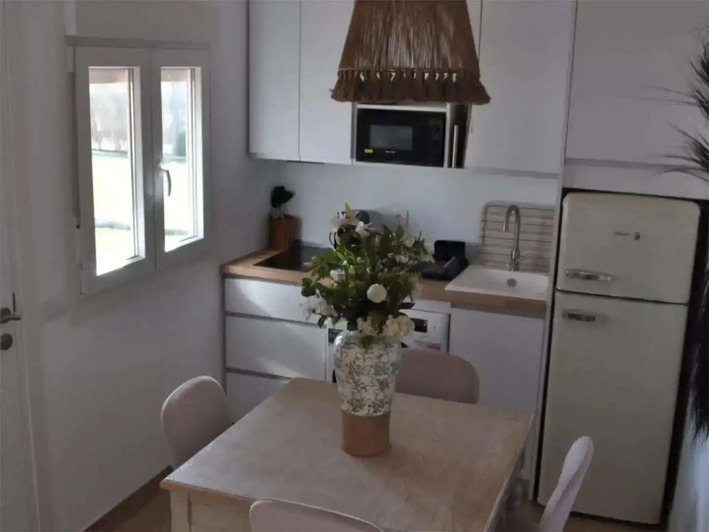Cocina de Apartamento de alquiler en Barbate con Aire acondicionado, Jardín privado y Piscina
