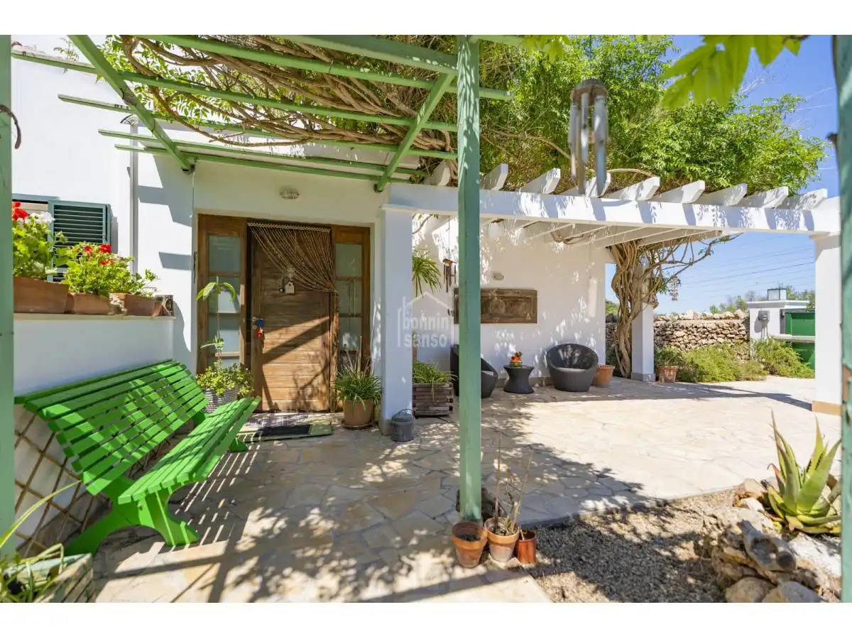 Vista exterior de Casa o xalet en venda en Es Castell amb Calefacció, Jardí privat i Terrassa