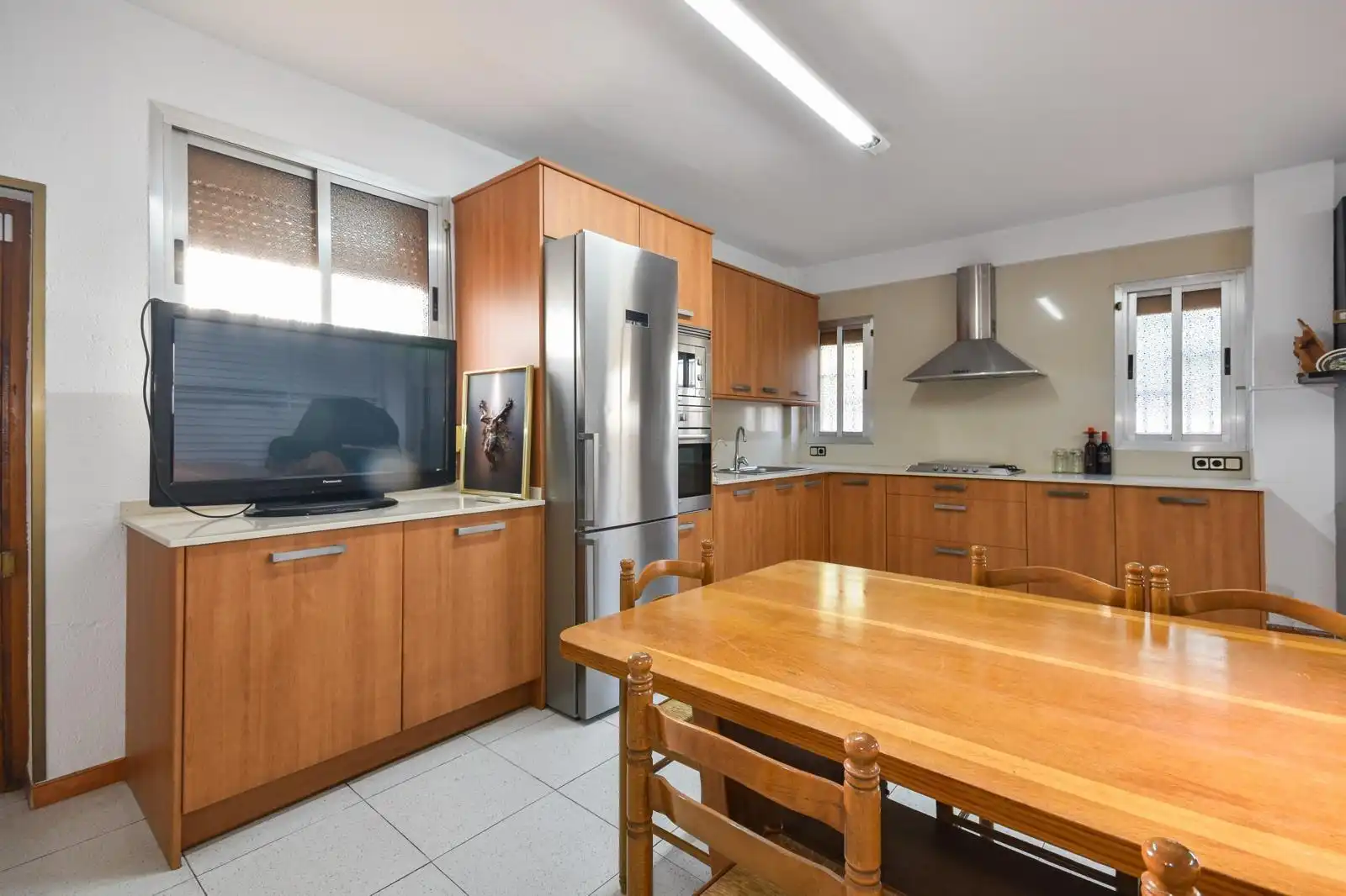 Cocina de Casa o chalet en venta en Santa Perpètua de Mogoda con Aire acondicionado, Calefacción y Jardín privado