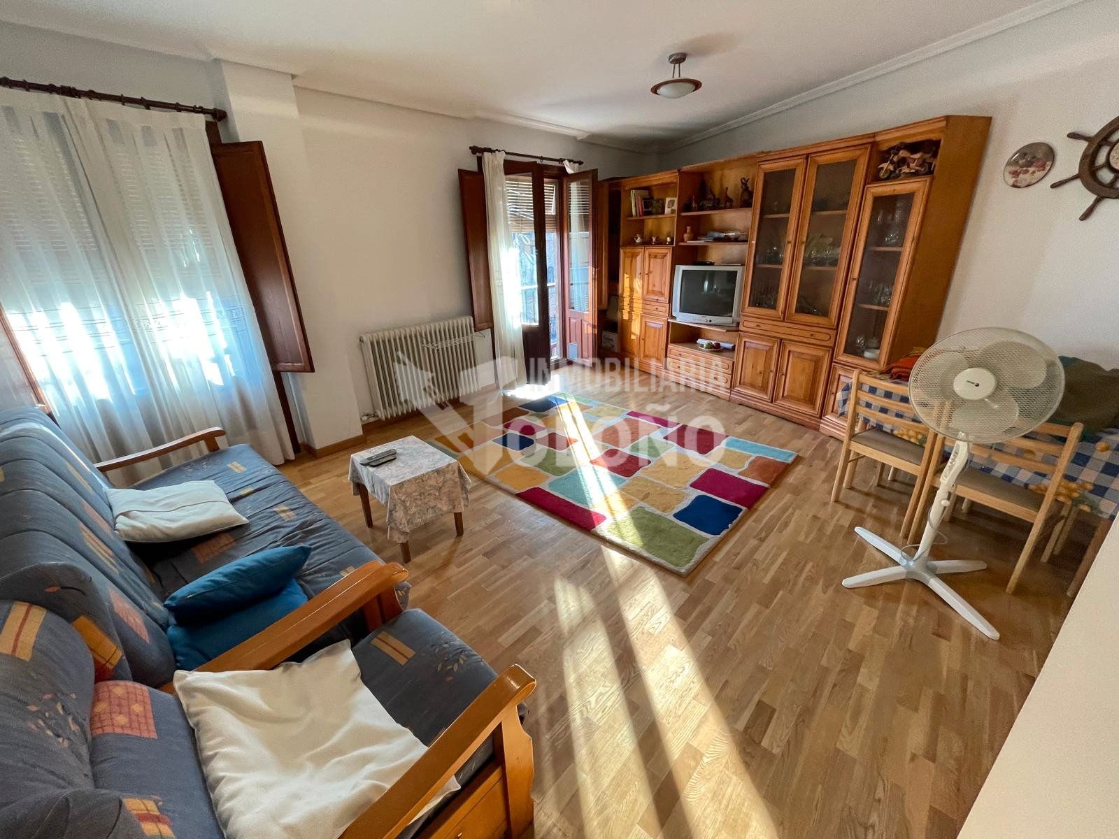 Living room of Apartment for sale in Casalarreina  with Heating, Parquet flooring and Furnished