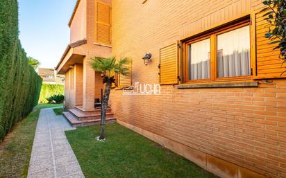 Exterior view of House or chalet for sale in Bétera  with Air Conditioner, Heating and Private garden