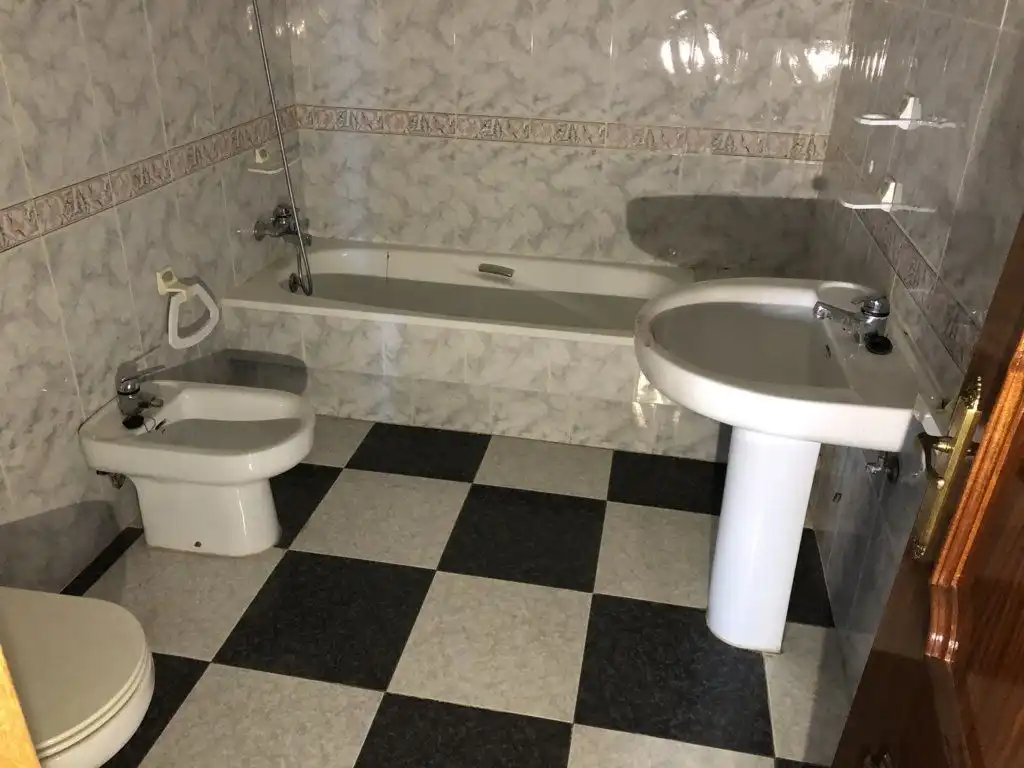 Baño de Casa adosada en venta en La Garrovilla 