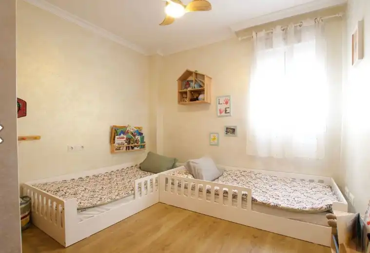 Schlafzimmer von Wohnung zum Verkauf in Marbella mit Klimaanlage, Heizung und Privatgarten