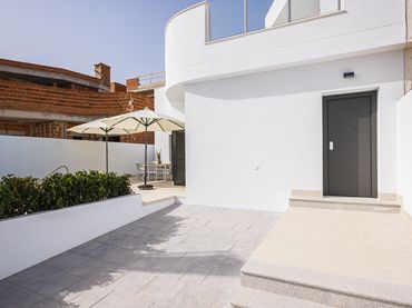 Xalet d'obra nova amb piscina en venda a Calle Zv 54