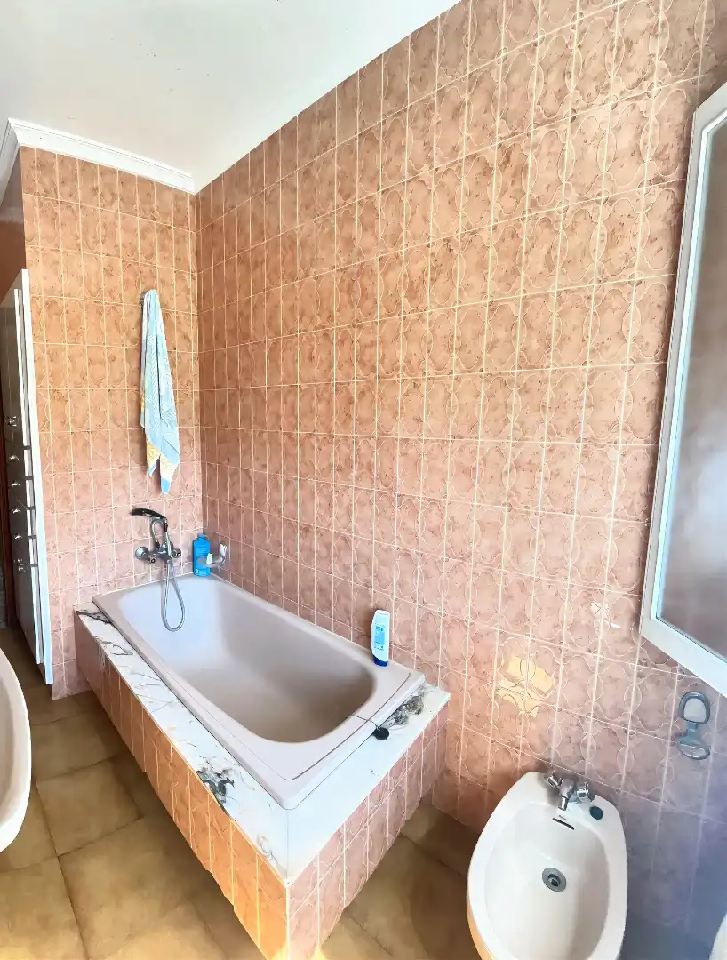 Baño de Casa o chalet en venta en Burela con Calefacción, Jardín privado y Trastero