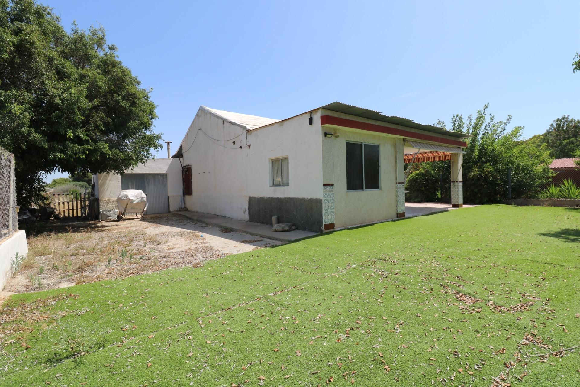 Vista exterior de Casa o xalet en venda en Elche / Elx amb Jardí privat, Terrassa i Traster