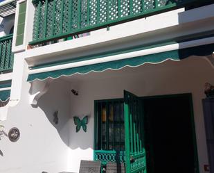 Vista exterior de Apartament de lloguer en San Bartolomé de Tirajana amb Aire condicionat, Terrassa i Balcó