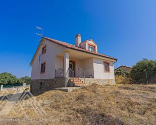 Exterior view of House or chalet for sale in Zarzuela del Monte  with Heating, Private garden and Terrace