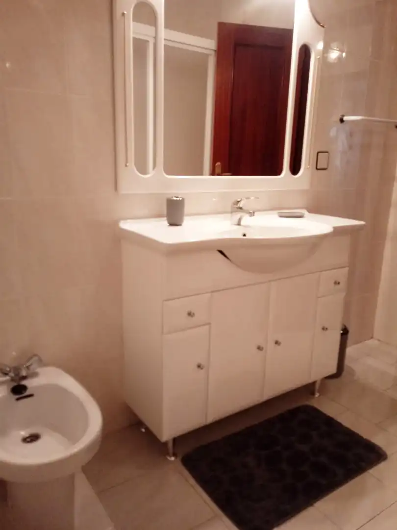 Badezimmer von Wohnung zur Miete in Villarcayo de Merindad de Castilla la Vieja mit Heizung, Terrasse und Möbliert