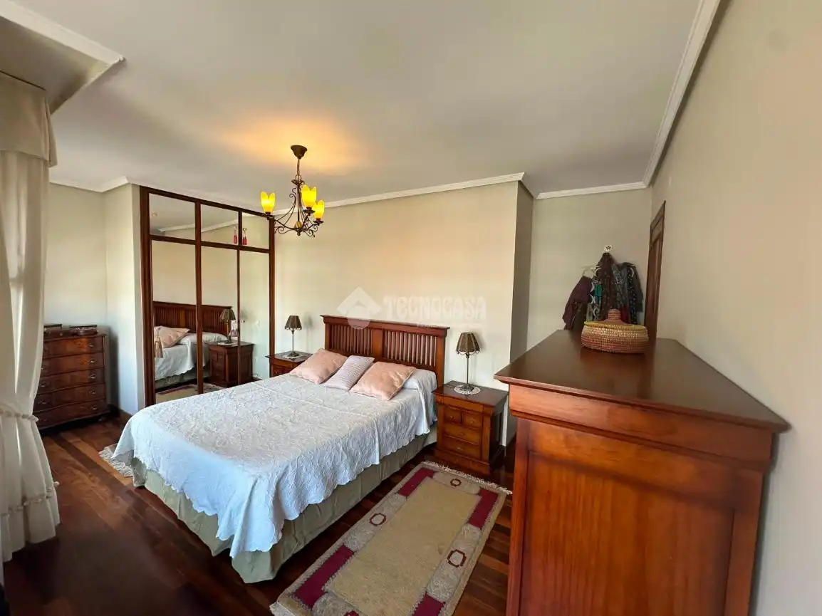 Bedroom of Flat for rent in Santander  with Heating