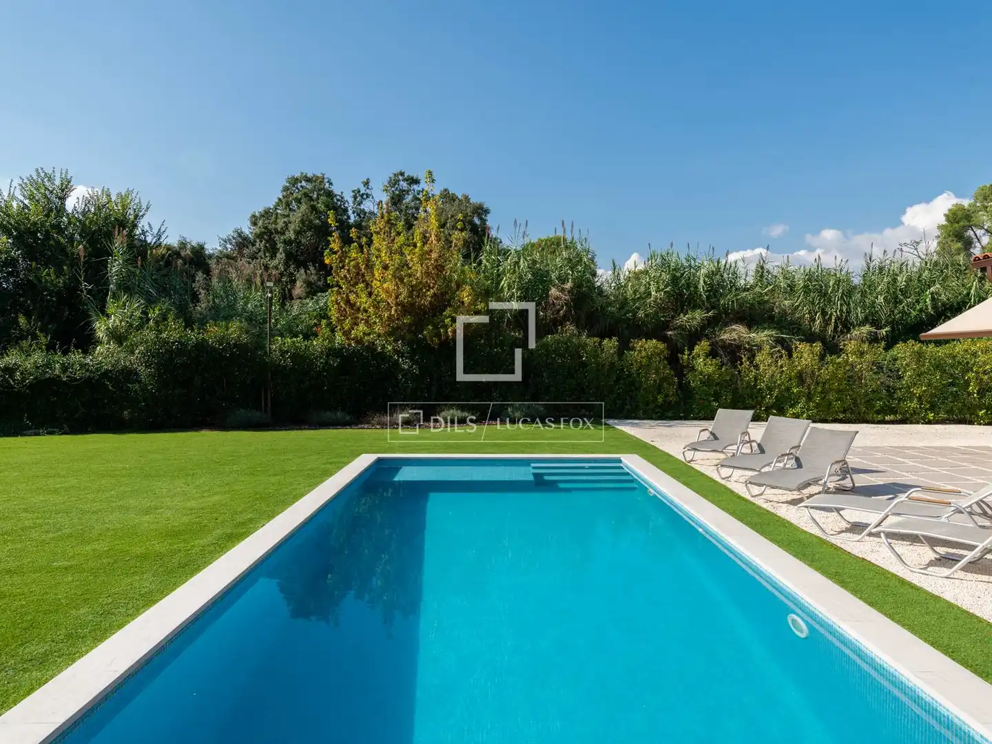 Swimming pool of Houses for sale in Sant Cugat del Vallès  with Air Conditioner, Heating and Private garden