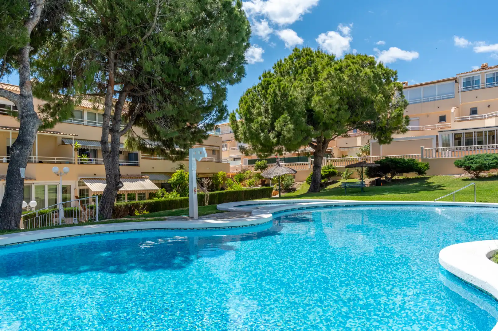 Piscina de Casa adosada en venda en Alicante / Alacant amb Aire condicionat, Calefacció i Terrassa