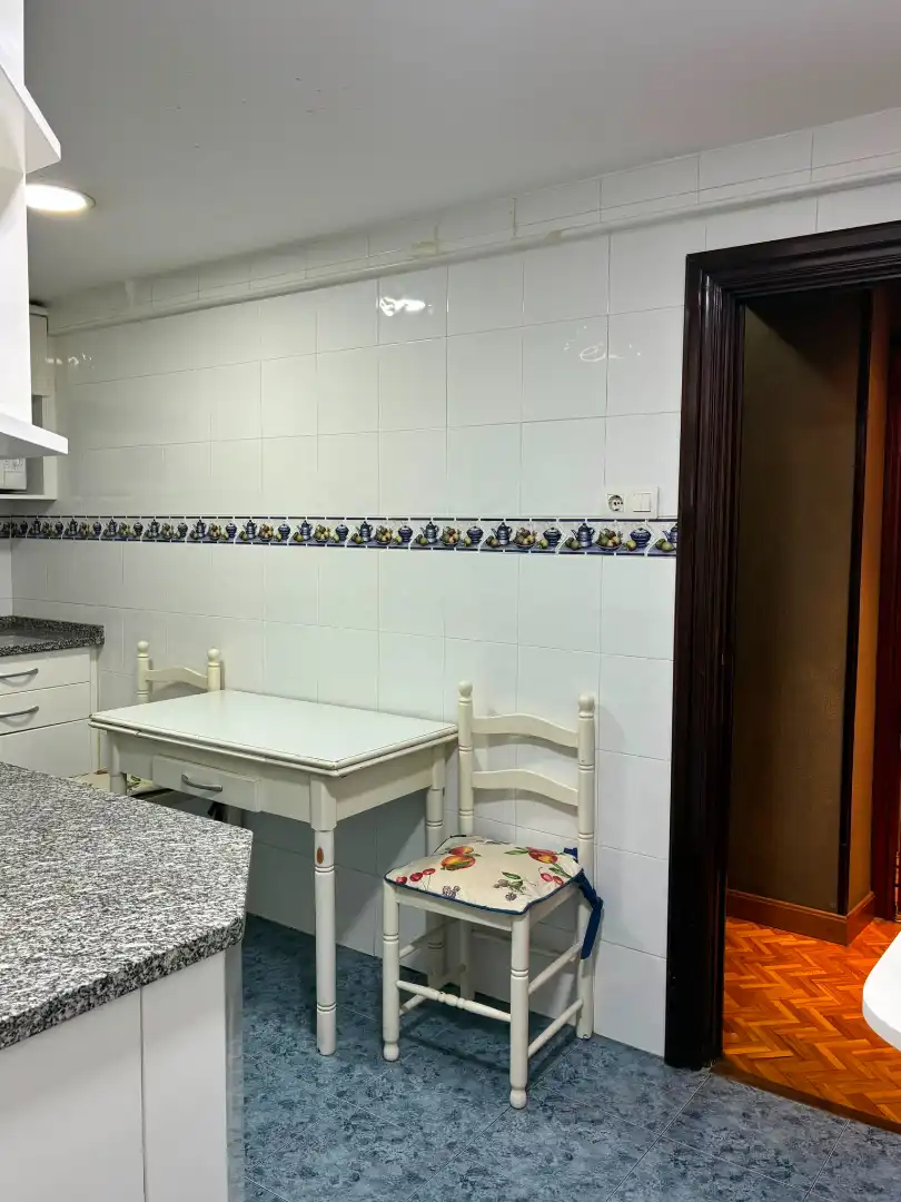 Cocina de Piso en venta en Zaragoza con Calefacción, Amueblado y Horno
