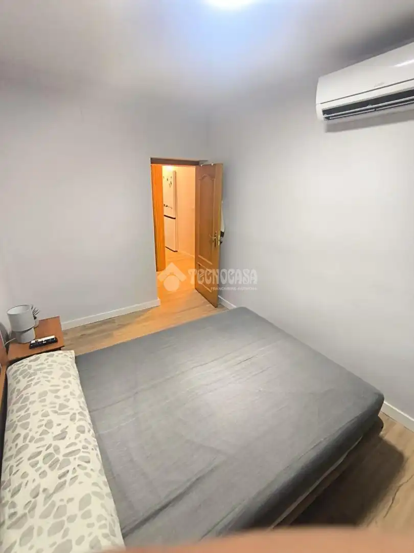 Habitación de Piso en venta en Madrid con Calefacción