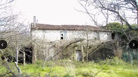 gran oportunidad!!!!!! se vende casa  PARA RESTAURAR CON FINCA, (en ames, san tome, lugar pedrouzos  a( a 5 minutos de Bertamirans