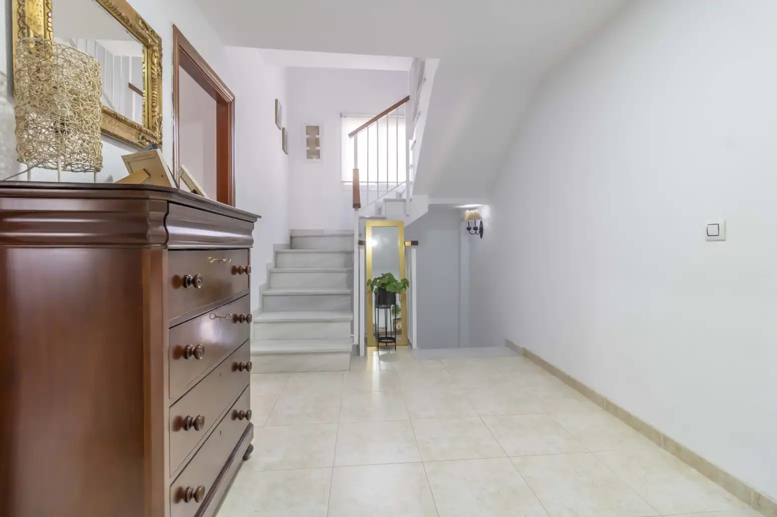 Casa adosada en venda en Gines amb Aire condicionat, Jardí privat i Terrassa
