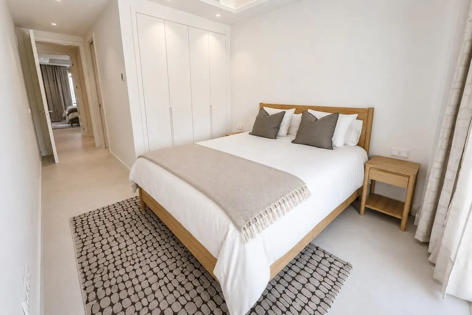 Dormitori de Apartament en venda en Marbella amb Aire condicionat, Terrassa i Traster