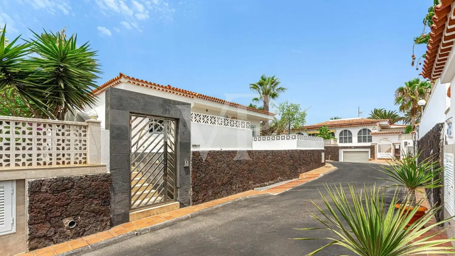 Exterior view of Houses for sale in Arona  with Air Conditioner, Parquet flooring and Terrace