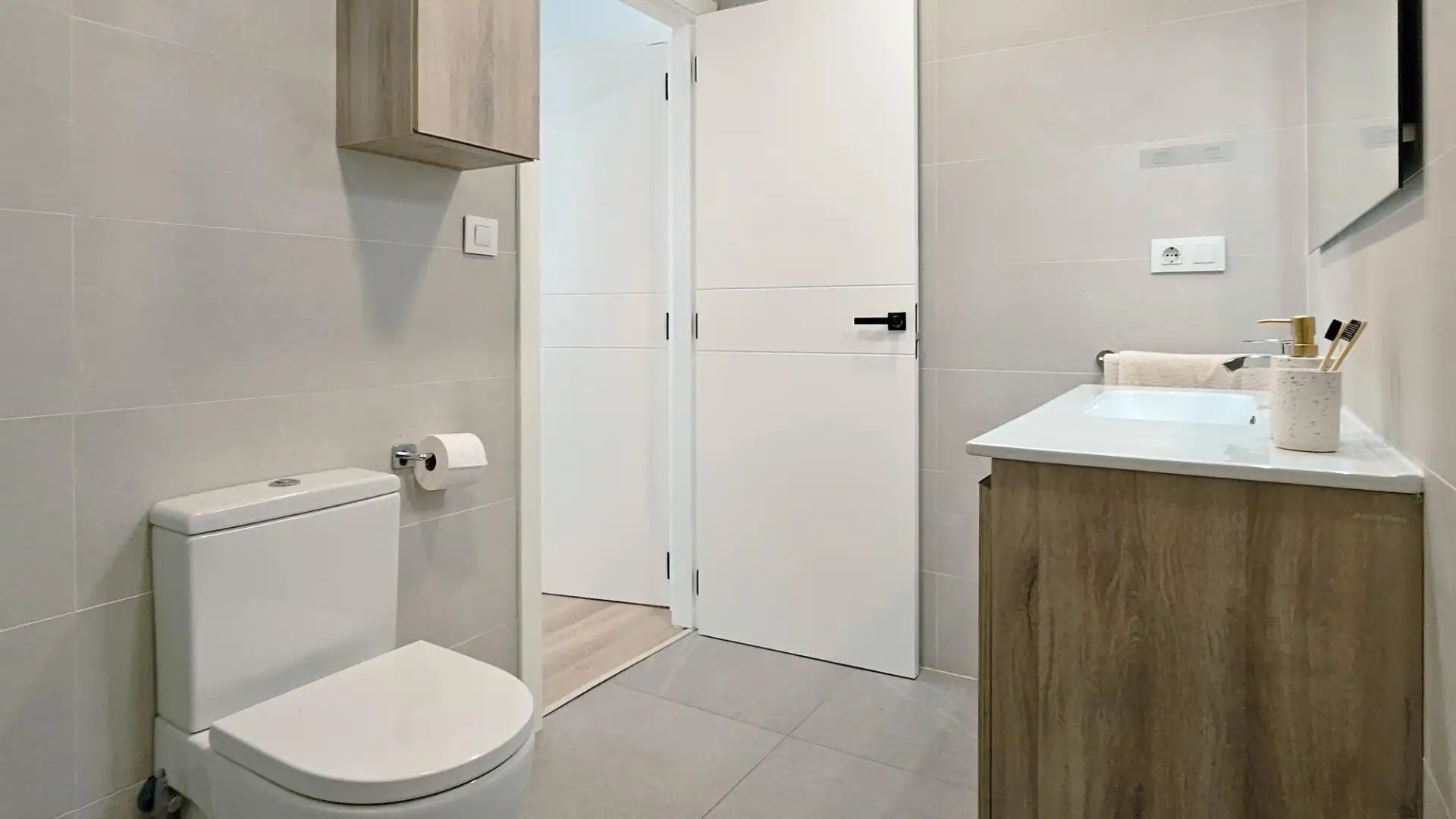 Bathroom of Flat for sale in Daimús  with Air Conditioner, Terrace and Furnished