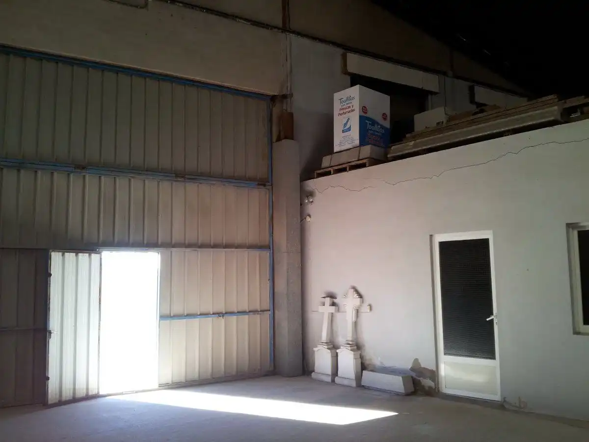 Nave industrial in vendita a san froilan 93, imagen 2